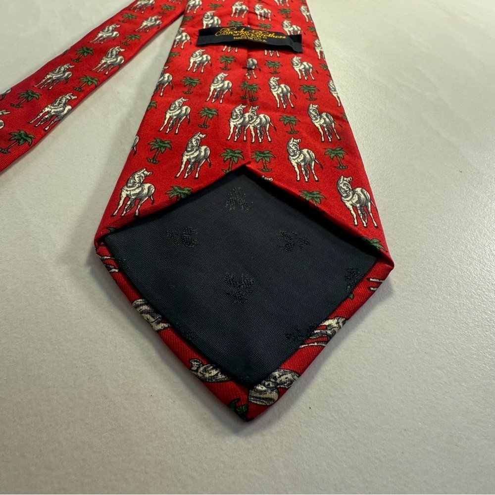 Brooks Brothers Makers All Silk Red‎ Zebra Palm Tree Tie – Made in USA
day! - Picture 3 of 5